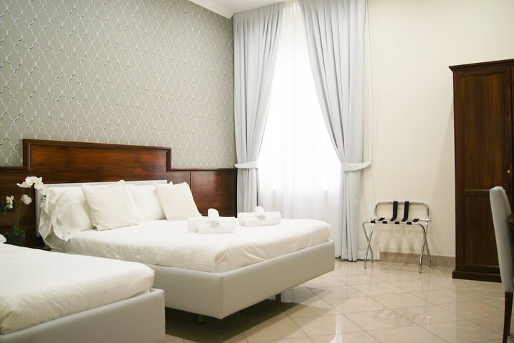 Room 14 of 27