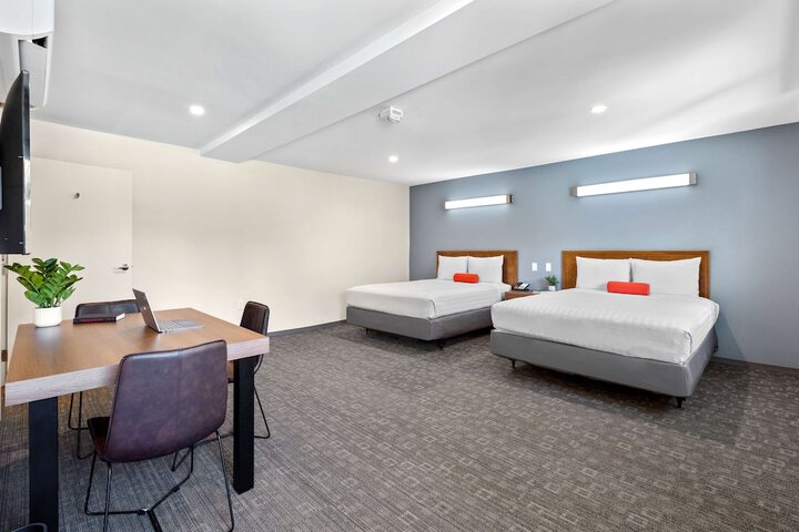 Room 10 of 26