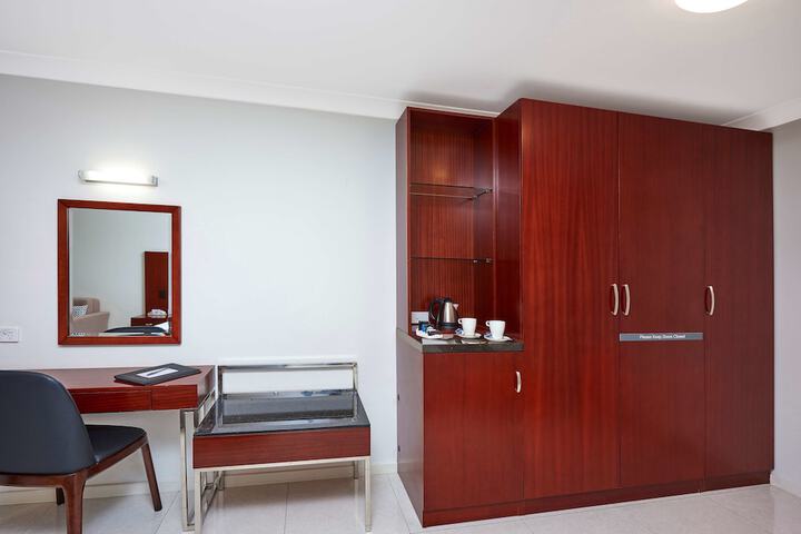 Room 4 of 36