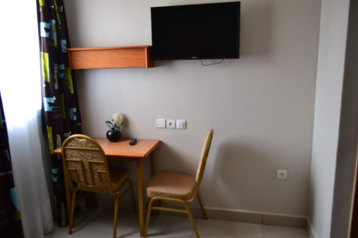 Room 5 of 13