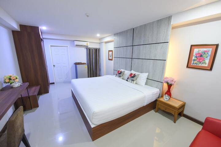Room 9 of 27