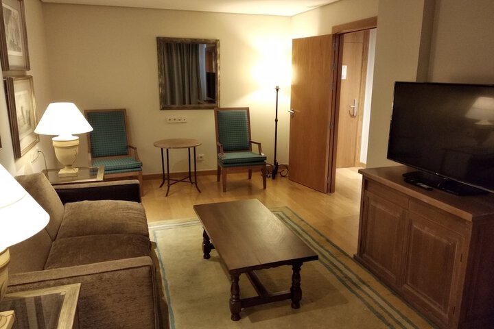 Room 24 of 73