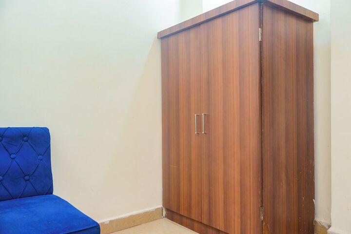 Room 18 of 38