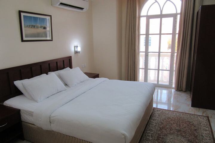 Room 8 of 33