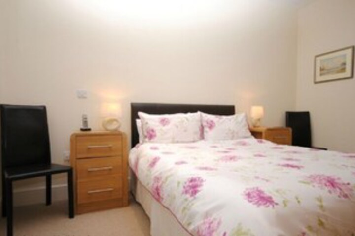 Room 25 of 28