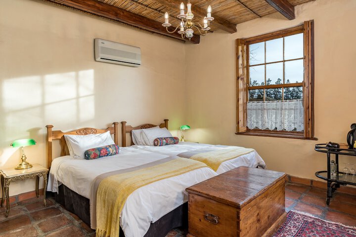 Room 28 of 115
