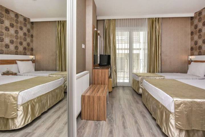 Room 14 of 38