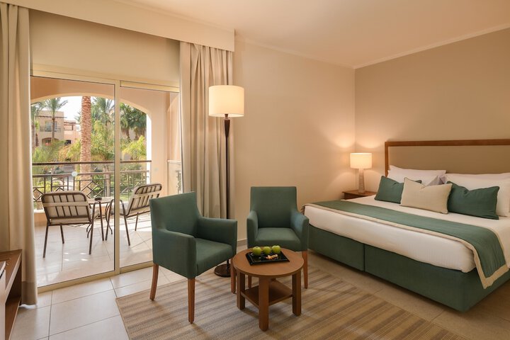 Room 5 of 170