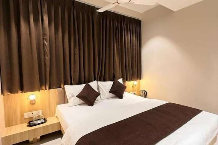 Room 21 of 34