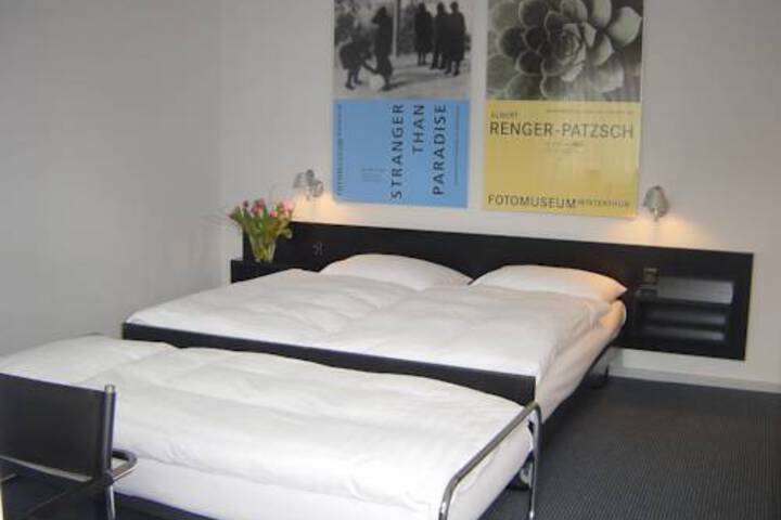 Room 2 of 5