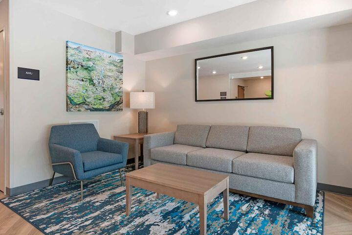 Hotel Interior 4 of 30