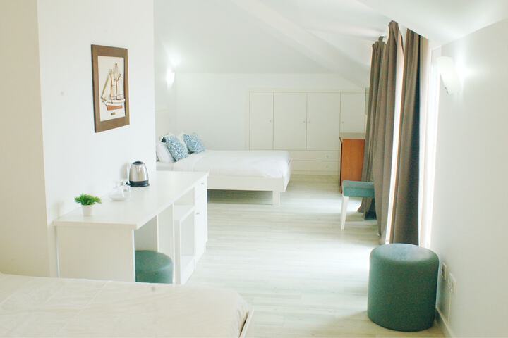 Room 16 of 39