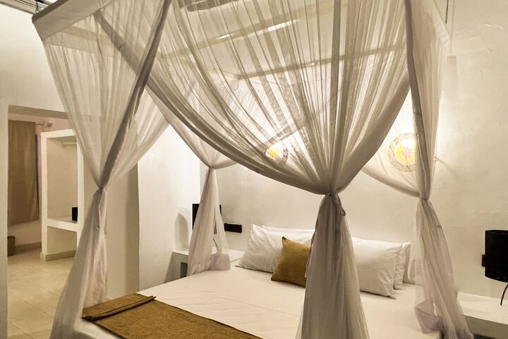 Room 4 of 55