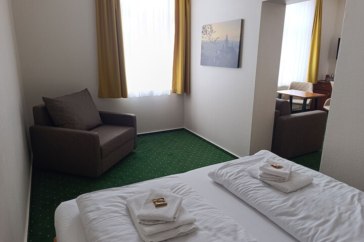 Room 21 of 36