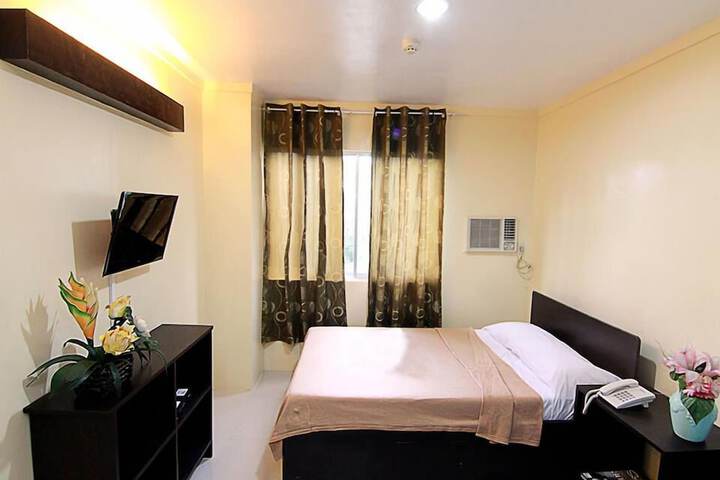 Room 11 of 25