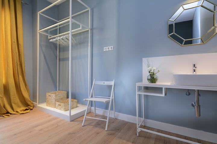 Room 8 of 31