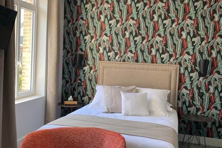 Room 46 of 117