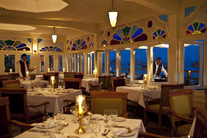 Dining 76 of 129