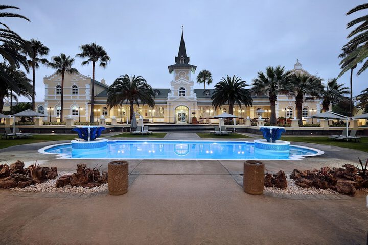 Hotel with Pool