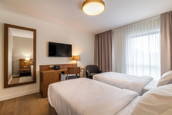 Room 5 of 24