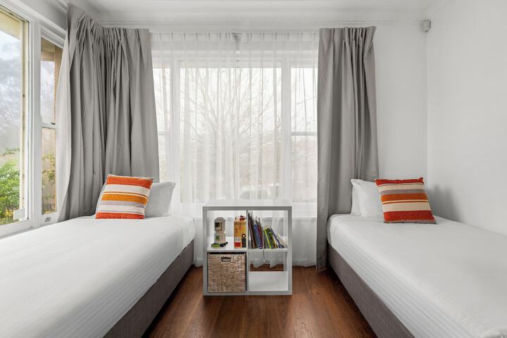 Room 8 of 94