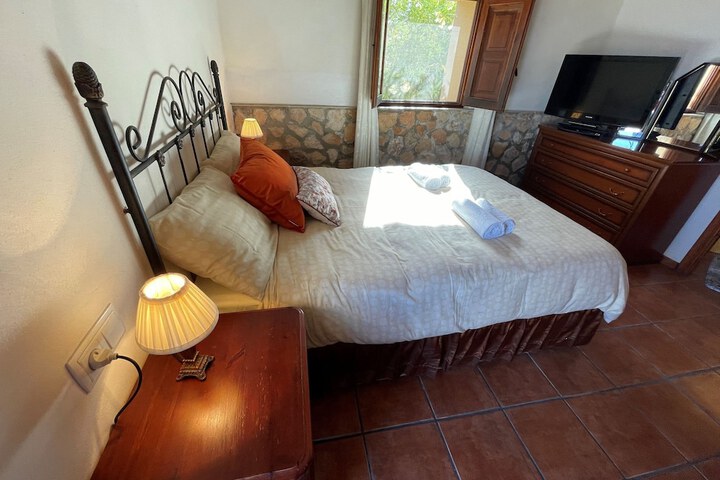 Room 8 of 25