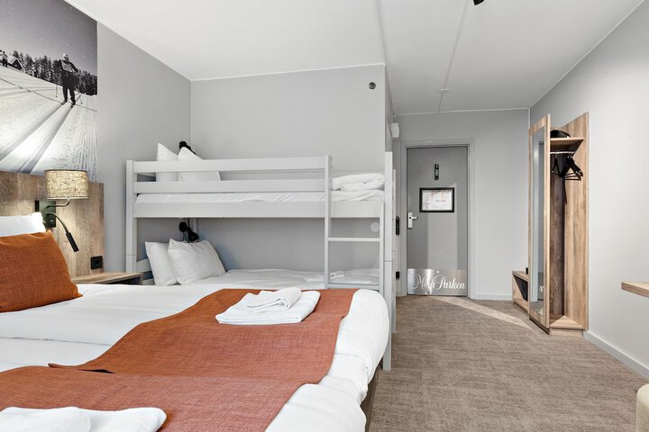 Room 10 of 63