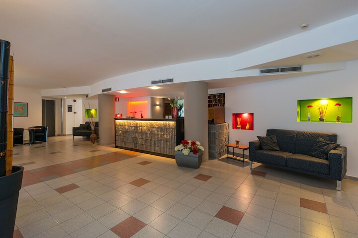 Hotel Interior 6 of 58