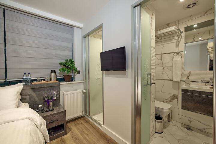 Room 13 of 60
