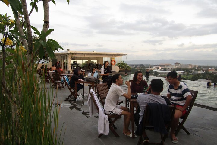 Pools & Facilities