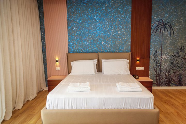 Room 36 of 120