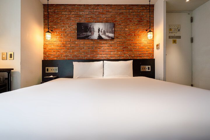 Room 8 of 55