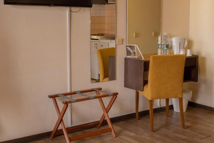 Room 122 of 128