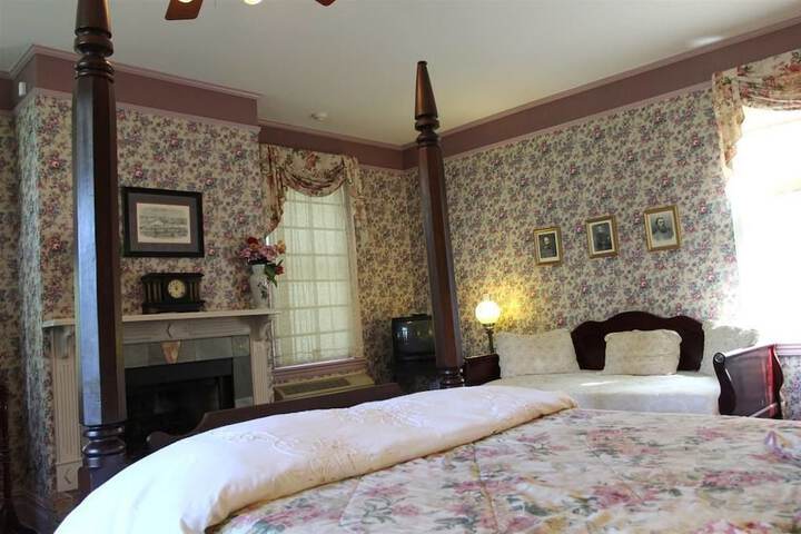 Room 8 of 109