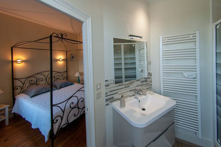 Room 21 of 54