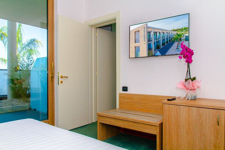 Room 15 of 54