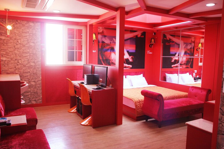 Room 83 of 84