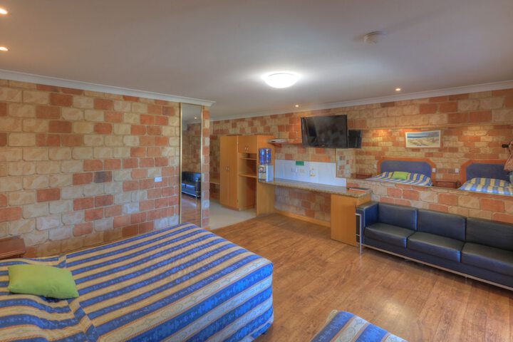 Room 16 of 69