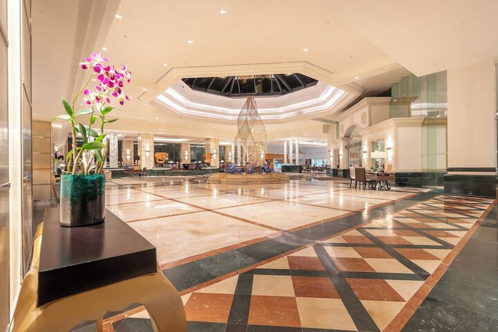 Hotel Lobby