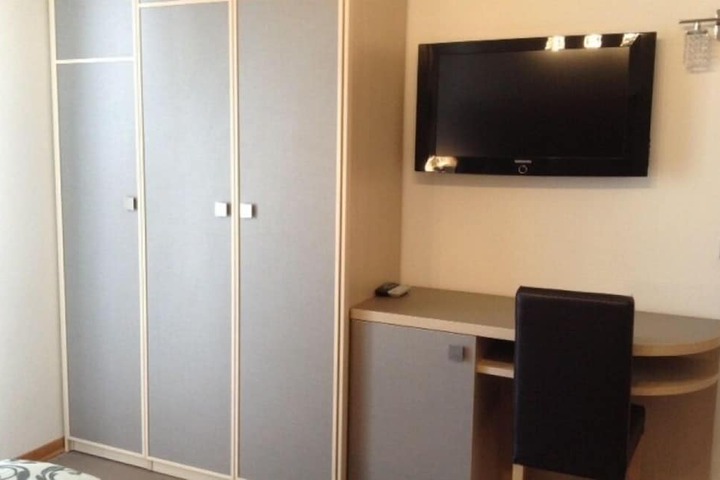 Room 30 of 49