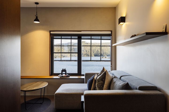 Room 4 of 32