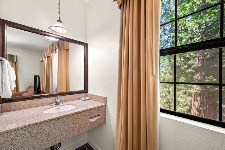 Accessible 2 Double Accessible Communication Assistance Walk in Shower Full Breakfast (14 of 21)