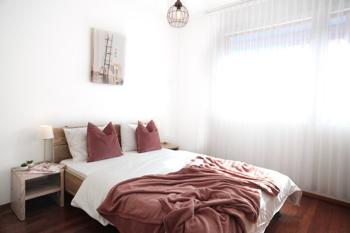 Room 4 of 38