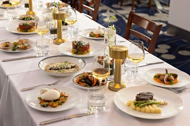 Dining 74 of 177