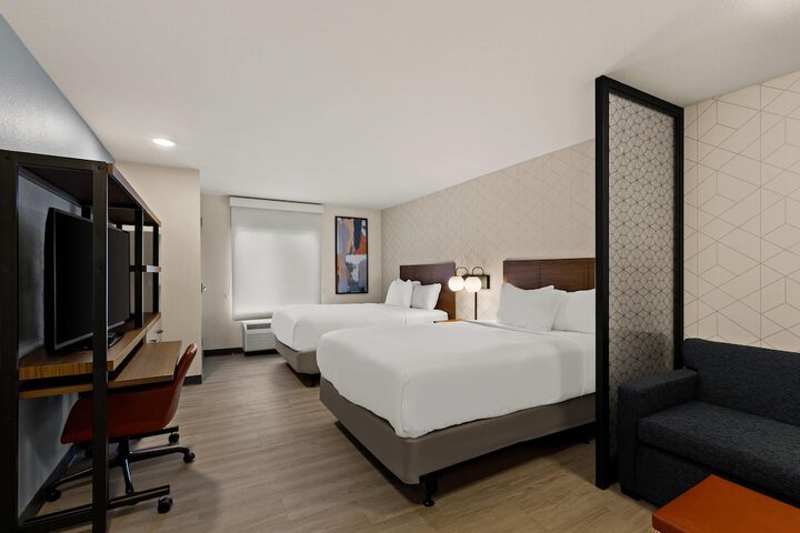 Room 4 of 31