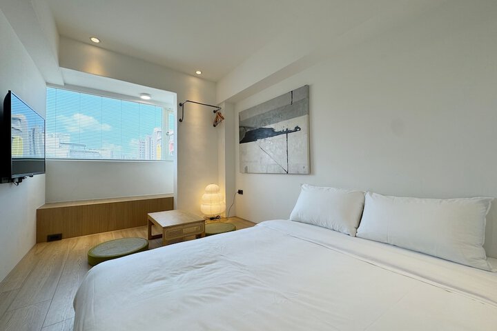 Room 8 of 34