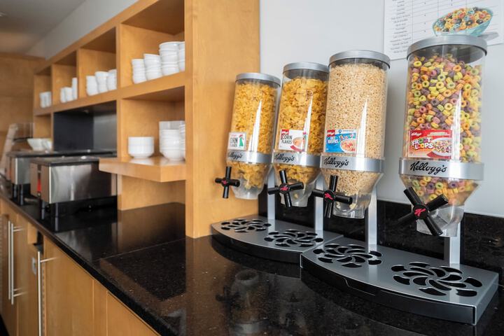 Breakfast/Coffee Service 87 of 102