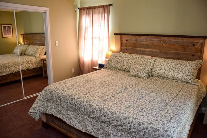 Room 2 of 73
