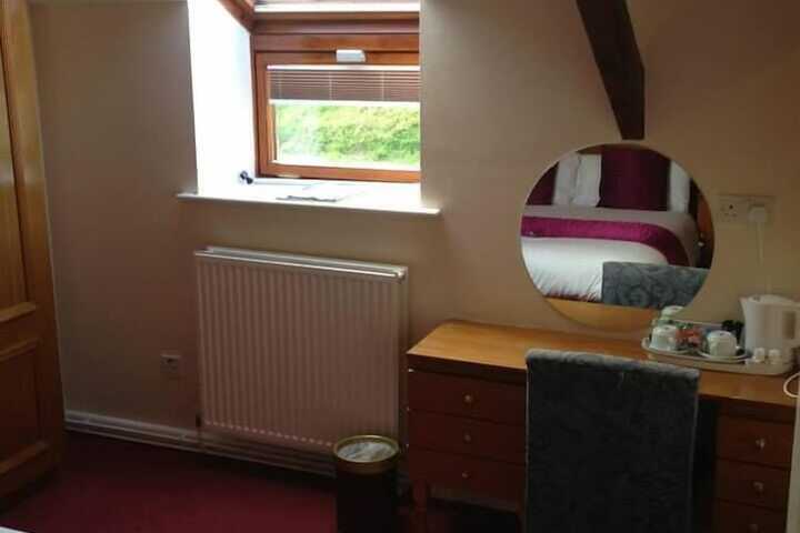 Room 32 of 61