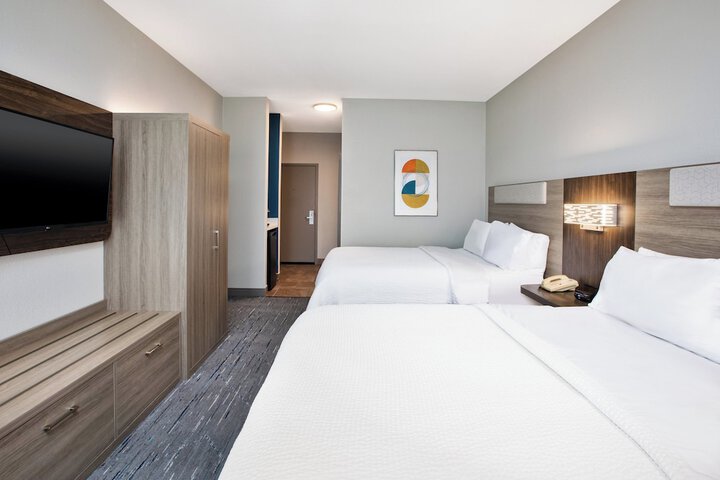 Room 4 of 24